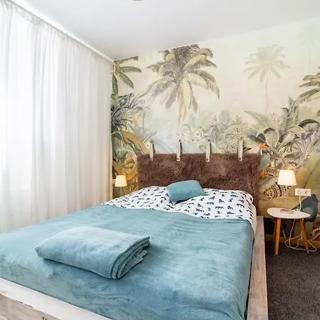 Center W-parking And Terrace, By Cohost Palanga