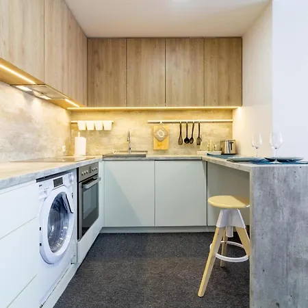 Apartament Center W-parking And Terrace, By Cohost