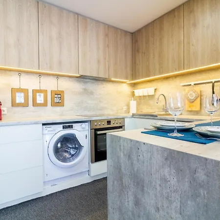 Center W-parking And Terrace, By Cohost Apartament