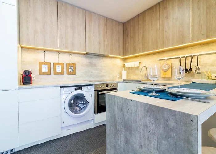 Center W-parking And Terrace, By Cohost Lägenhet